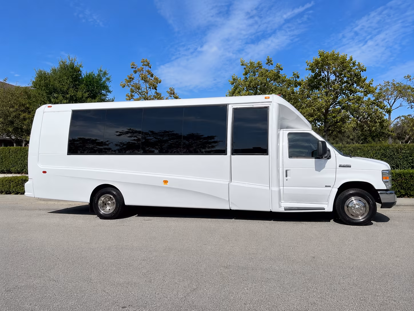 book a bus for grapefest and other big wine events near bedford