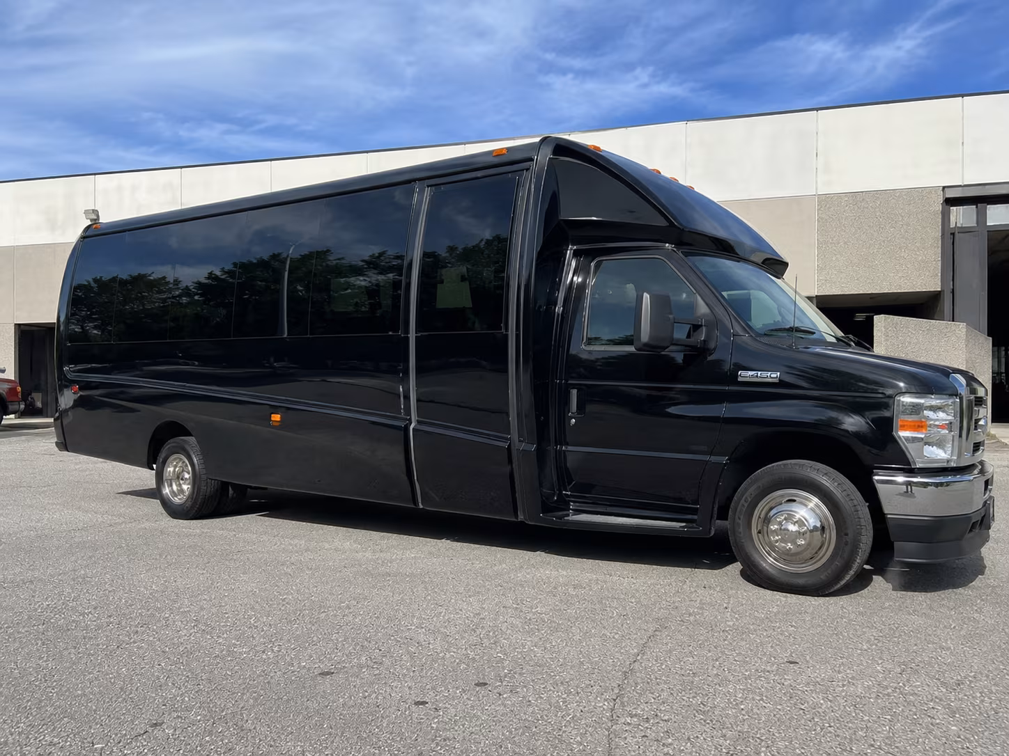 choosing the right bus size for your bedford field trip group