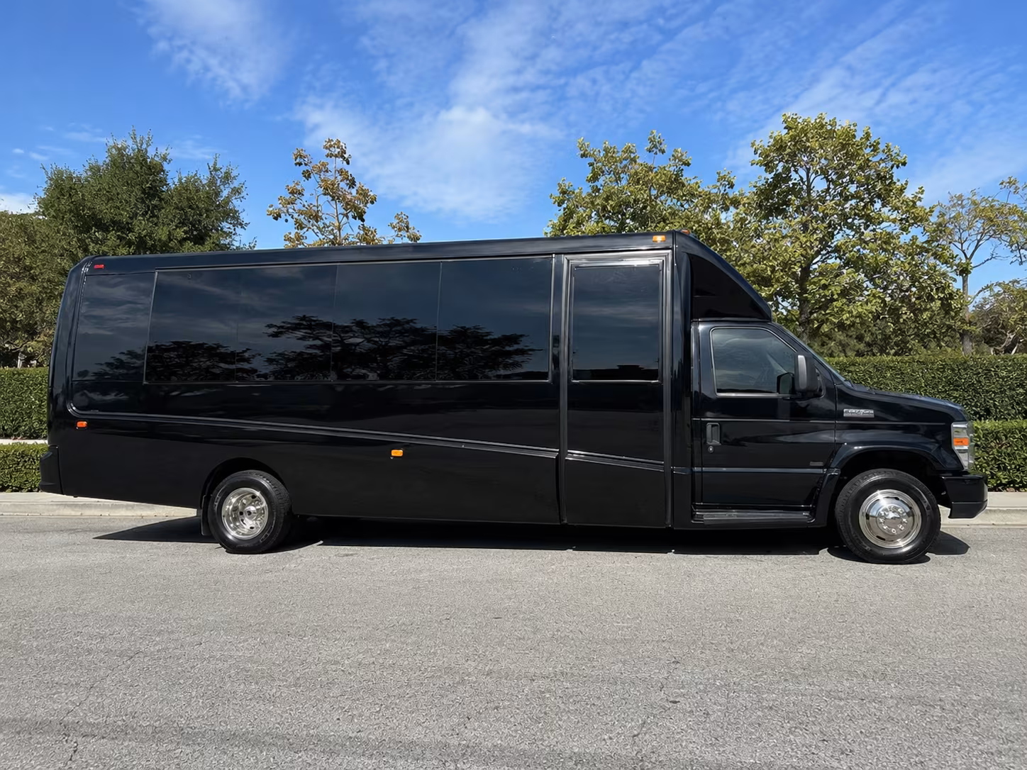 find the right bus for every prom group size in bedford